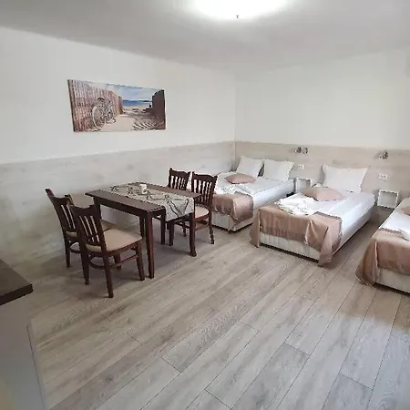 Family Kedara 2* בורגאס