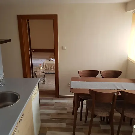 Family Kedara מלון