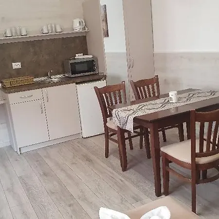 Отель Family Kedara